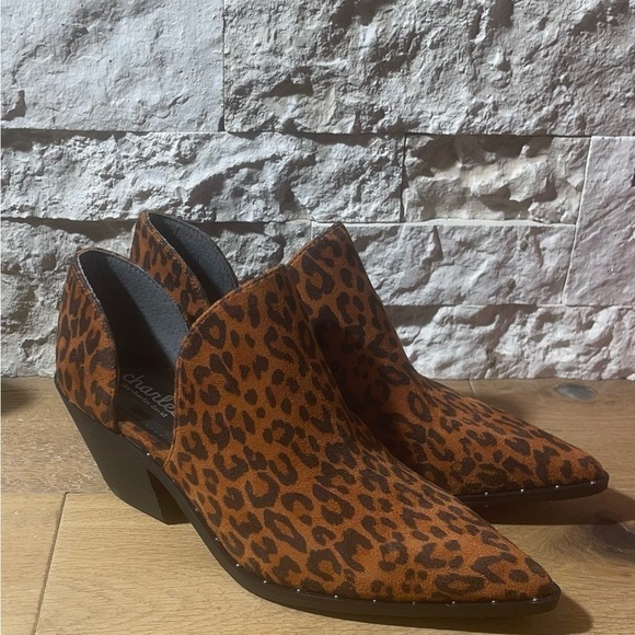 Charles David Leopard Microsuede Ankle Boots NWT Various Sizes Available - Picture 3 of 5